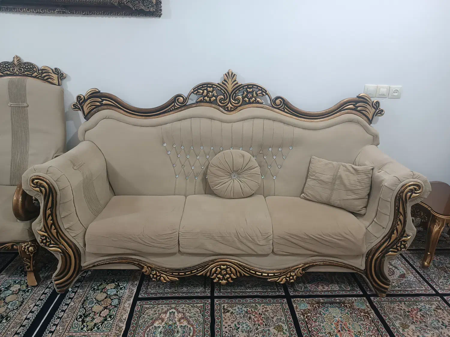 مبل نیمه سلطنتی .سالم و بدون شکستگی بدنه|مبلمان خانگی و میز عسلی|تربتحیدریه, یحیی آباد|دیوار