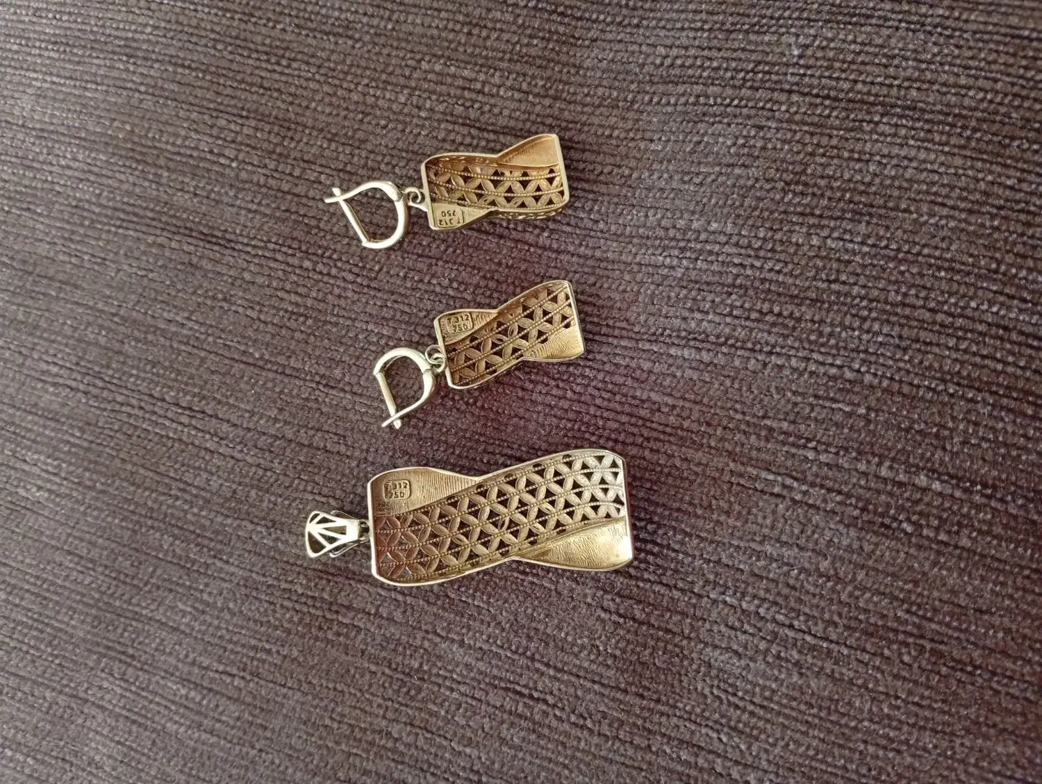 نیم ست گوشواره و مدال|جواهرات|قیدار, |دیوار