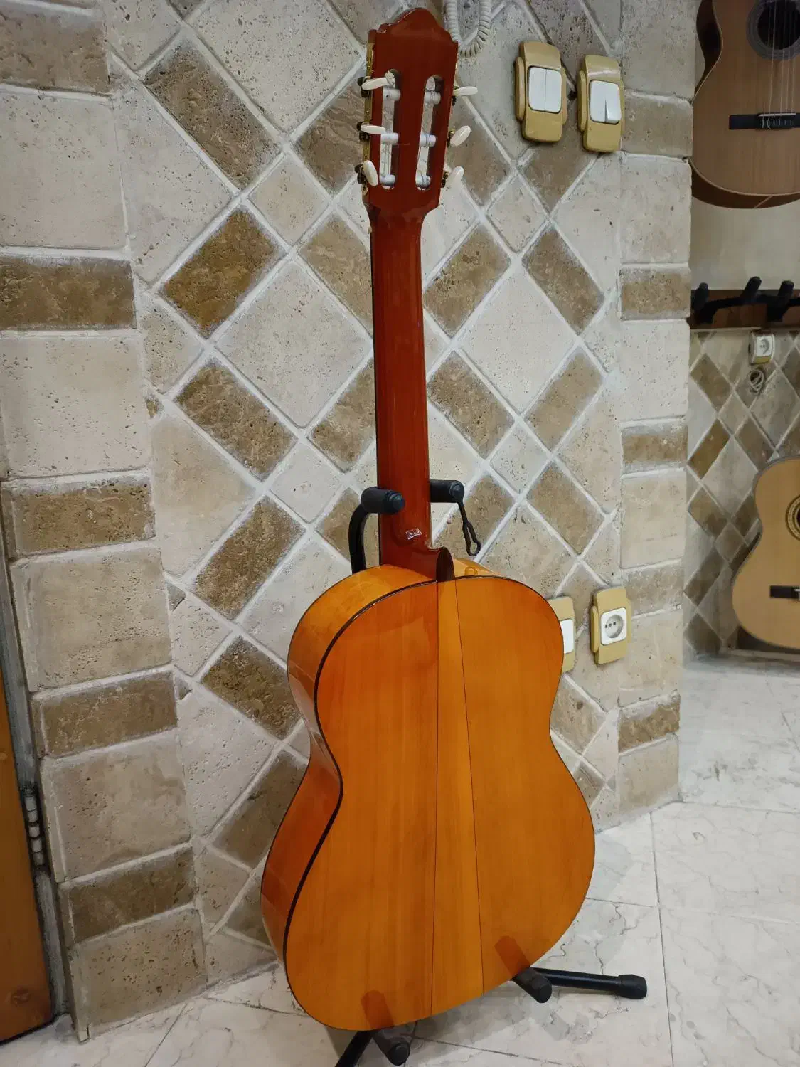 گیتار فلامنکو اسپانیایی CONDE HERMANOS|گیتار، بیس، امپلیفایر|تهران, سهروردی|دیوار