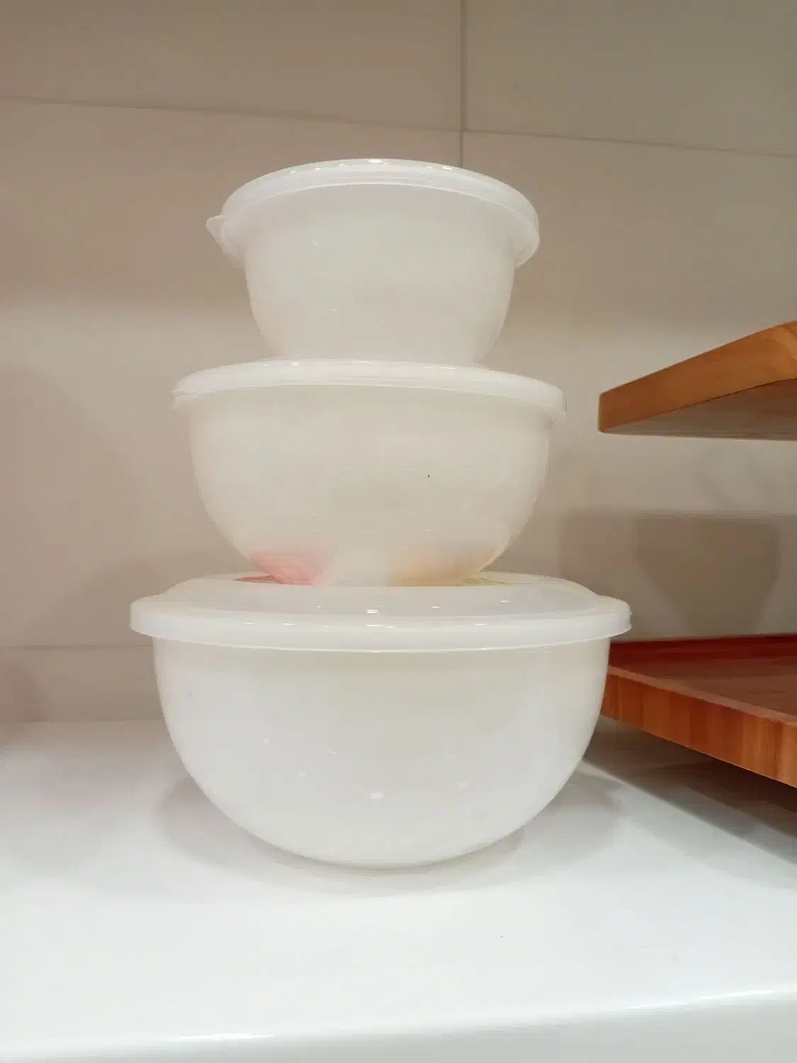 ظرف های نگه دارنده پلاستیک|ظروف نگهدارنده، پلاستیکی، یکبارمصرف|قم, قلعه کامکار|دیوار