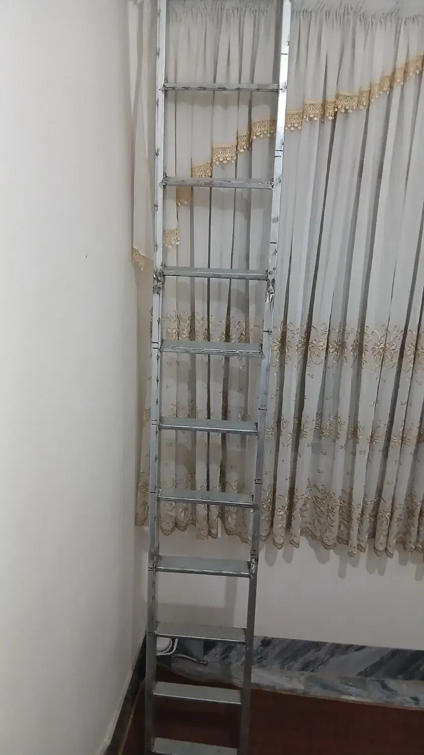 نردبان|ابزارآلات|همدان, |دیوار