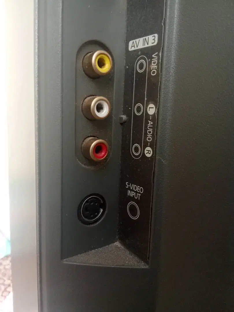 تلویزیون سامسونگ ۵۸ اینچ به همراه میز تلویزیون|تلویزیون و پروژکتور|نمین, |دیوار