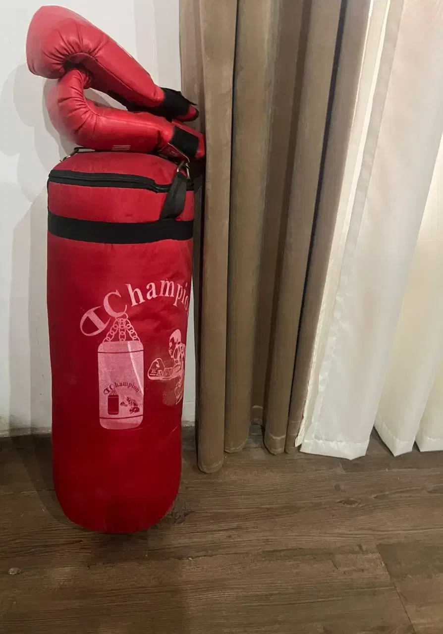 کیسه بوکس و دستکش|تجهیزات ورزشی|خرمشهر, |دیوار