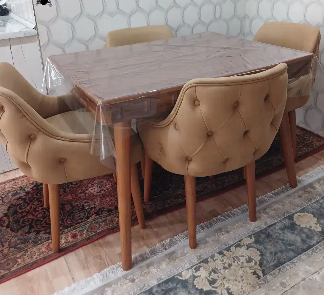 مبل ۸ نفره ،تخت خواب شو ،میز ناهار خوری ۴ نفره|مبلمان خانگی و میز عسلی|لنگرود, |دیوار