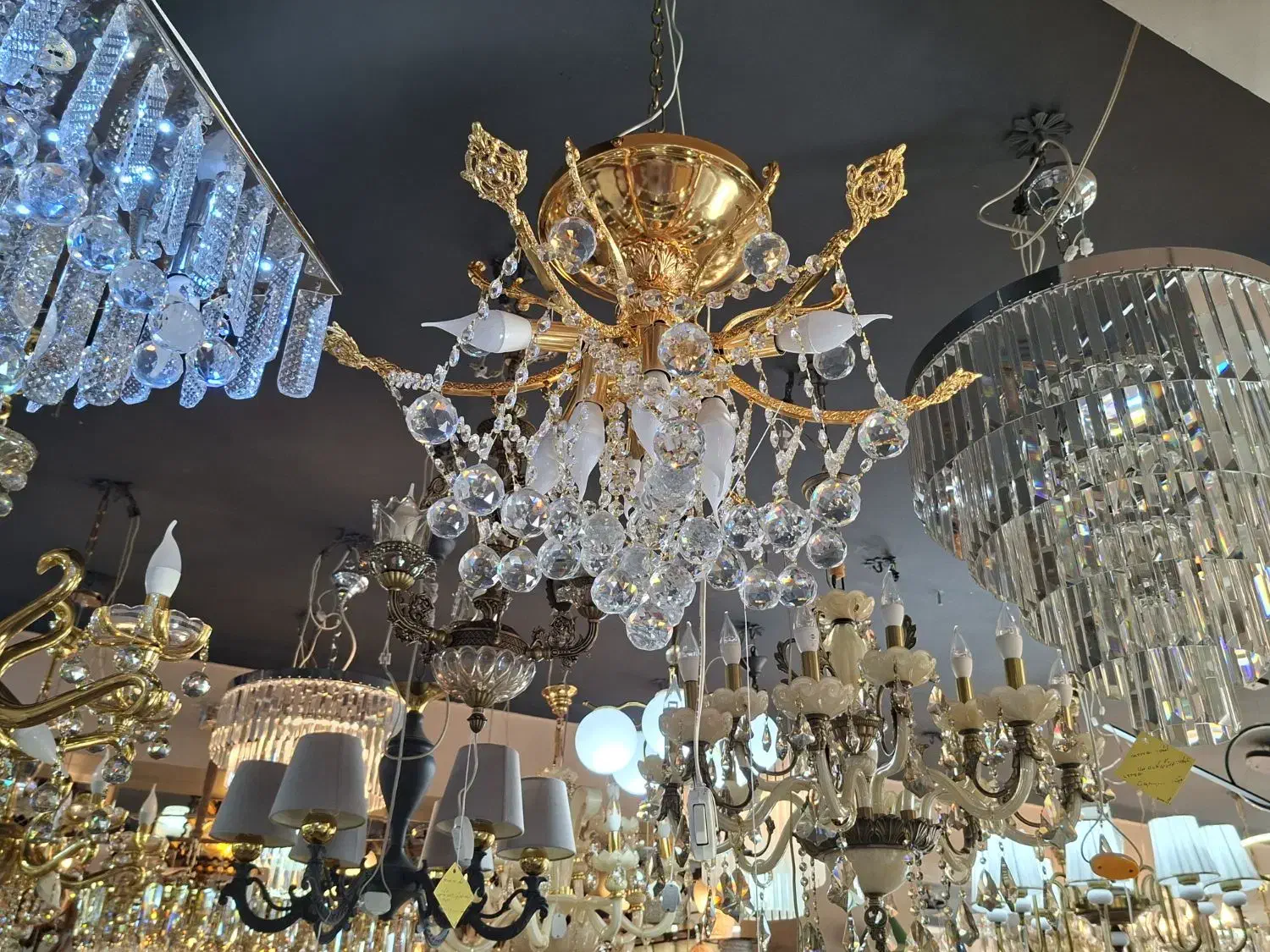 فروش انواع لوستر|لوستر و چراغ آویز|شیراز, زند|دیوار