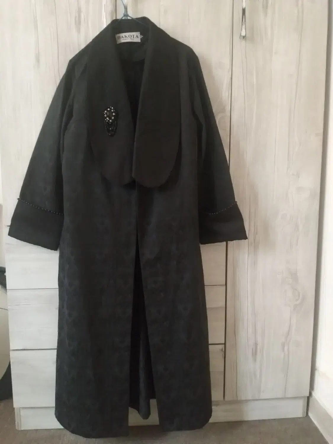 لباس|لباس|رباط‌کریم, رباط‌کریم|دیوار