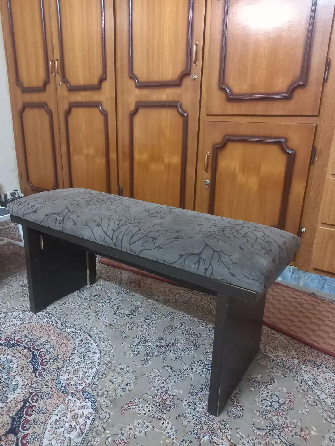 نیمکت غذا خوری پایه چوبی با نشیمن پارچه ای|صندلی و نیمکت|شوشتر, |دیوار