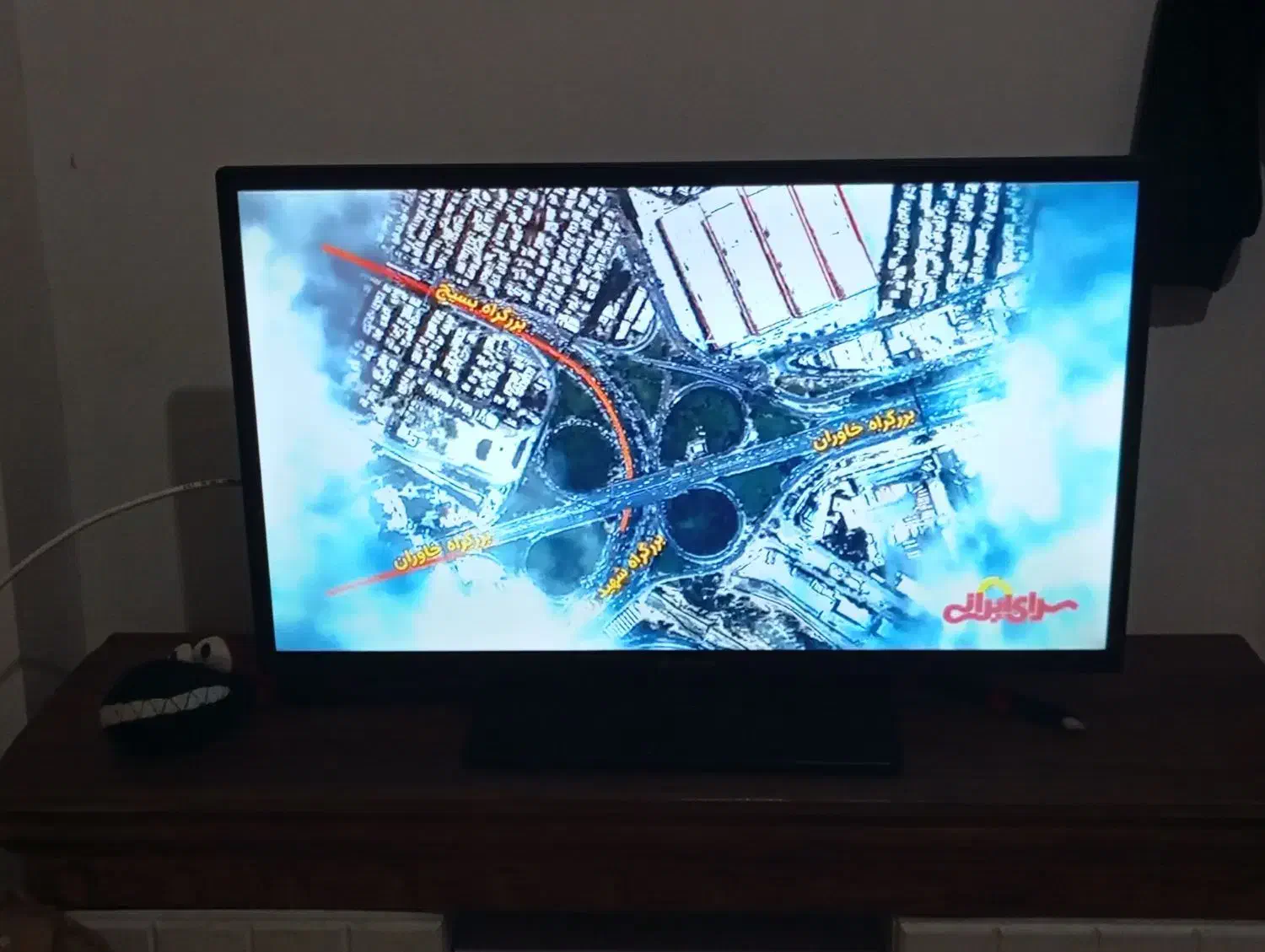 ال ای دی 32 اینچ اسنوا در حد صفر|تلویزیون و پروژکتور|رشت, کوی مهر|دیوار