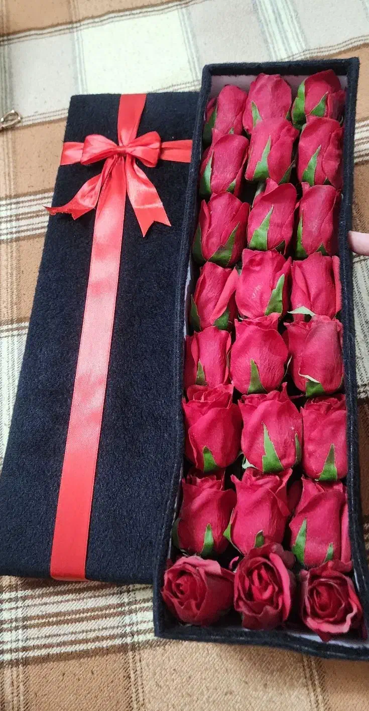 گل رز مصنوعی و باکس گل و هدیه|گل مصنوعی|قم, سراجه (۱۵ خرداد)|دیوار