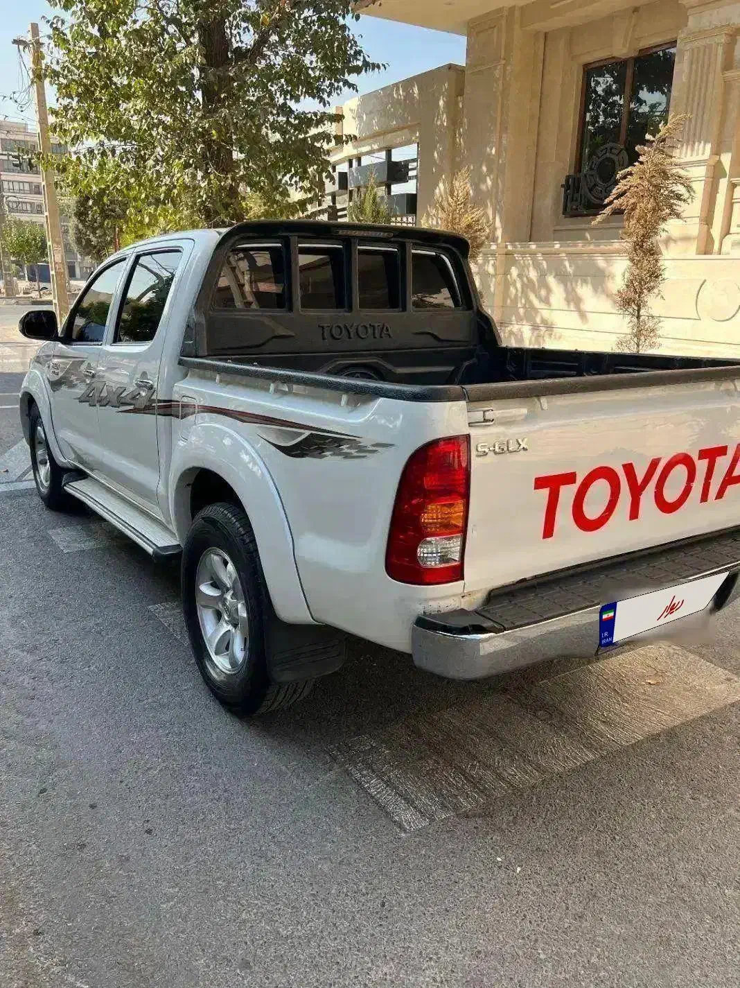 خودرو هایلوکس پا بلند دنده ای سند شخصی|خودرو سواری و وانت|تهران, نمایشگاه بین المللی|دیوار