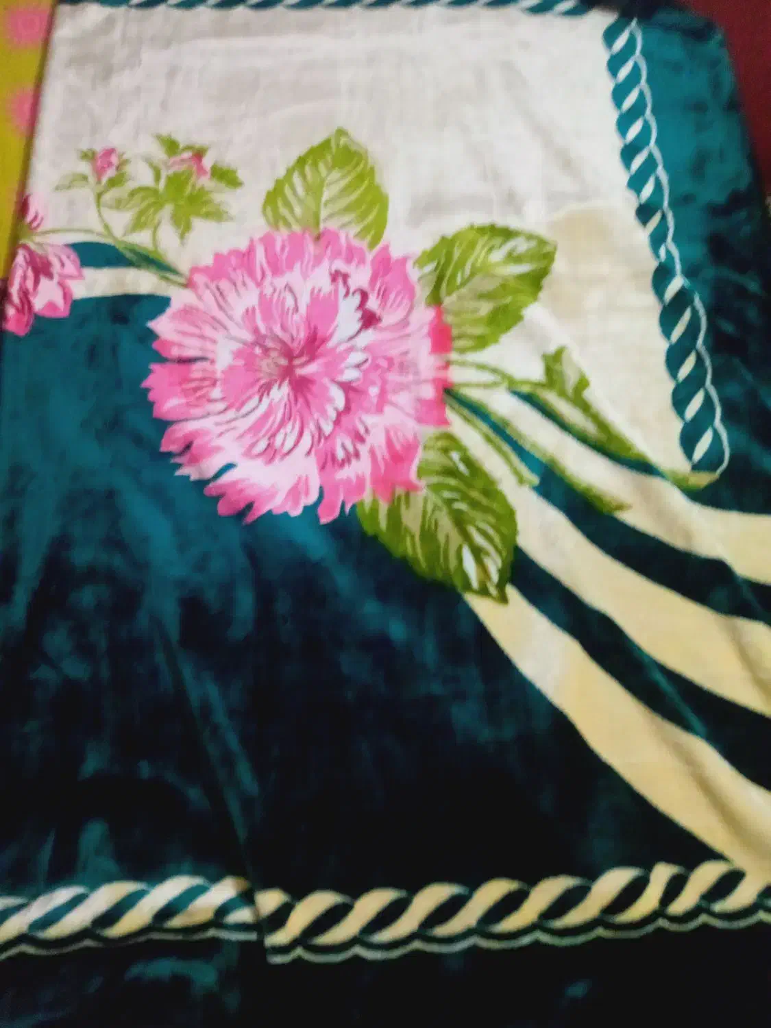 پتو دونفره گلبافت جنس ضخیم|رختخواب، بالش، پتو|باقرشهر, |دیوار