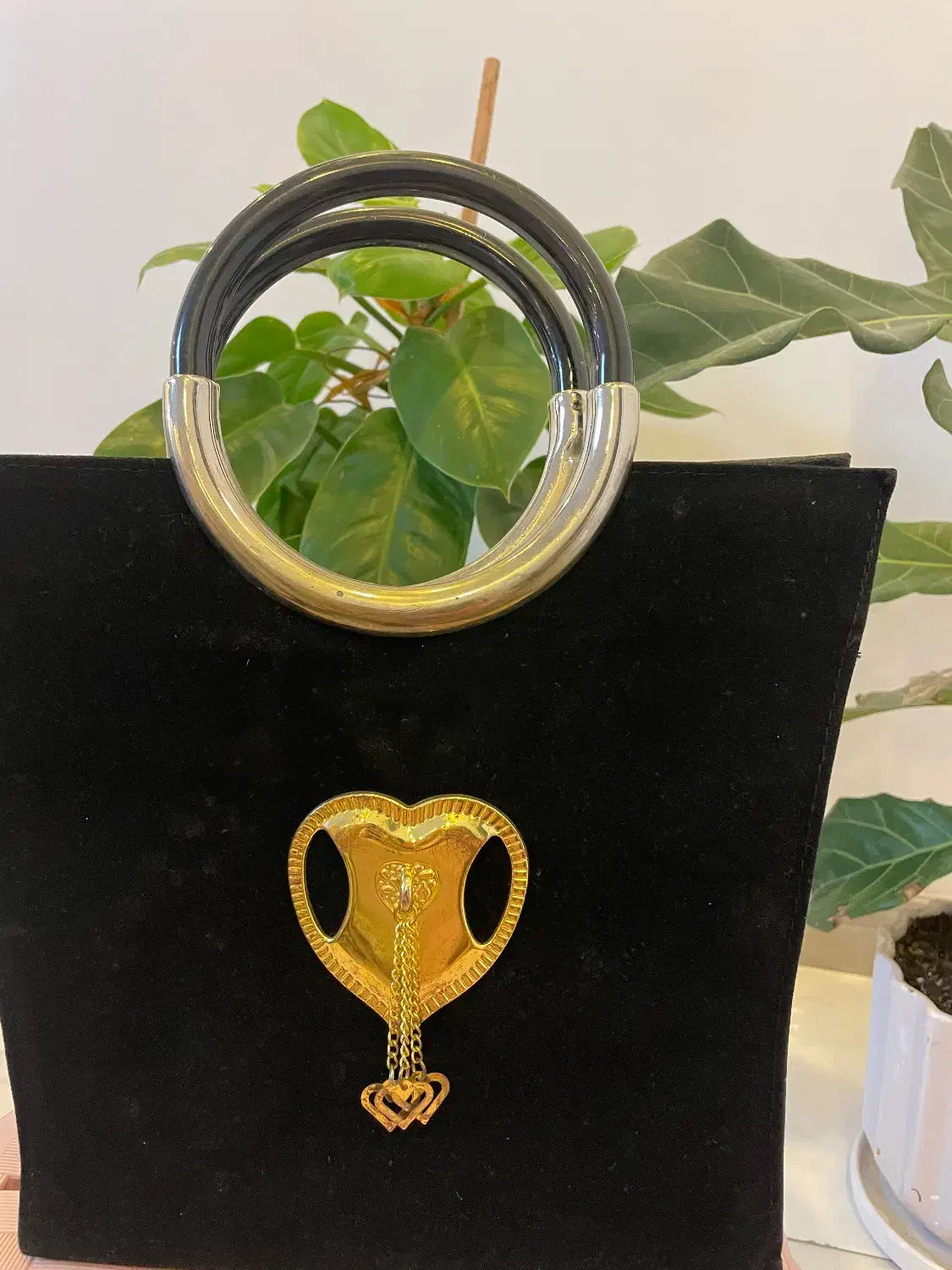 کیف|کیف، کفش، کمربند|کیاشهر, |دیوار