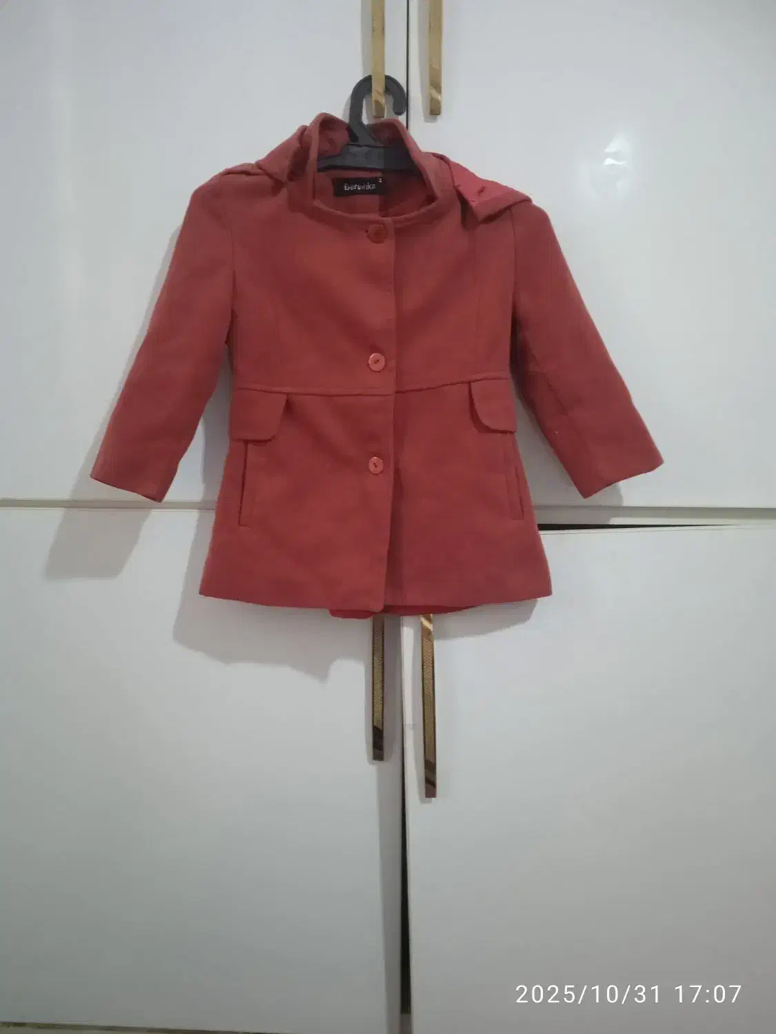 تعدادی لباس دخترانه و مانتو شلوار مدرسه پویا|لباس|یاسوج, |دیوار