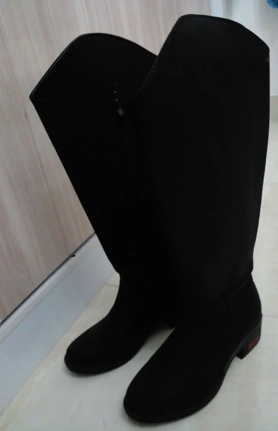 بوت بلند مشکی سایز ۴۰ نو وآکبند|کیف، کفش، کمربند|ارومیه, |دیوار