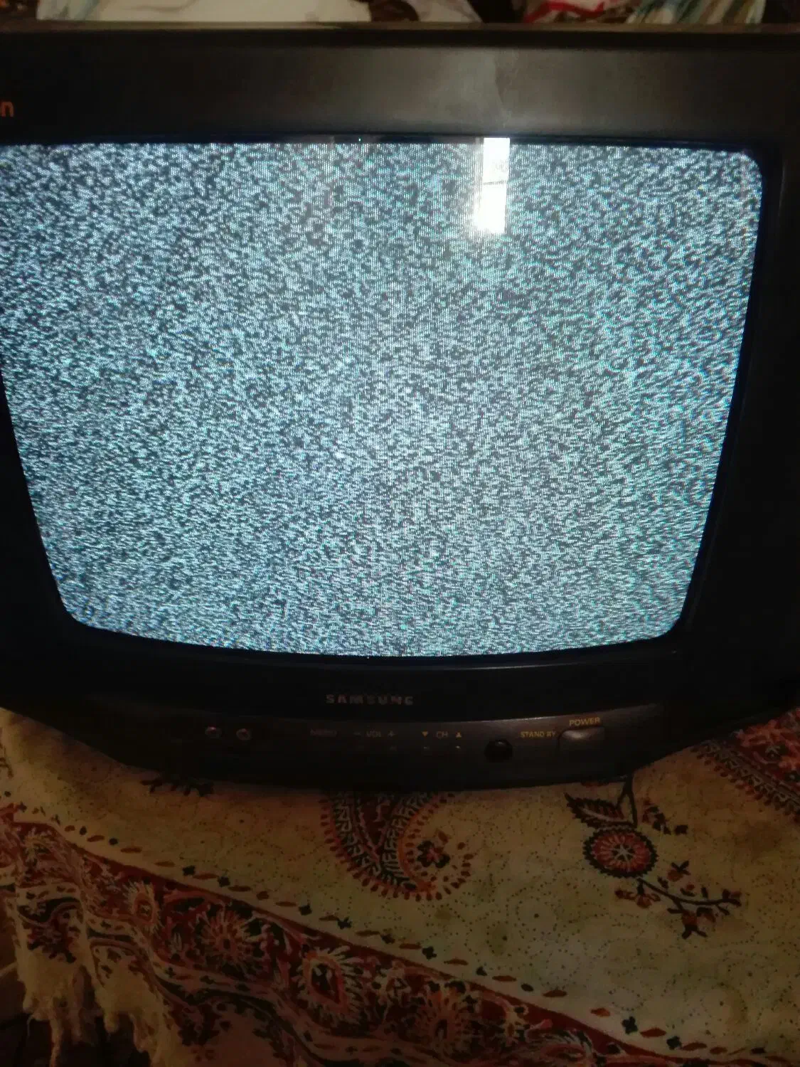 تلویزیون 14اینچ سامسونگ|تلویزیون و پروژکتور|شیراز, قدوسی غربی|دیوار