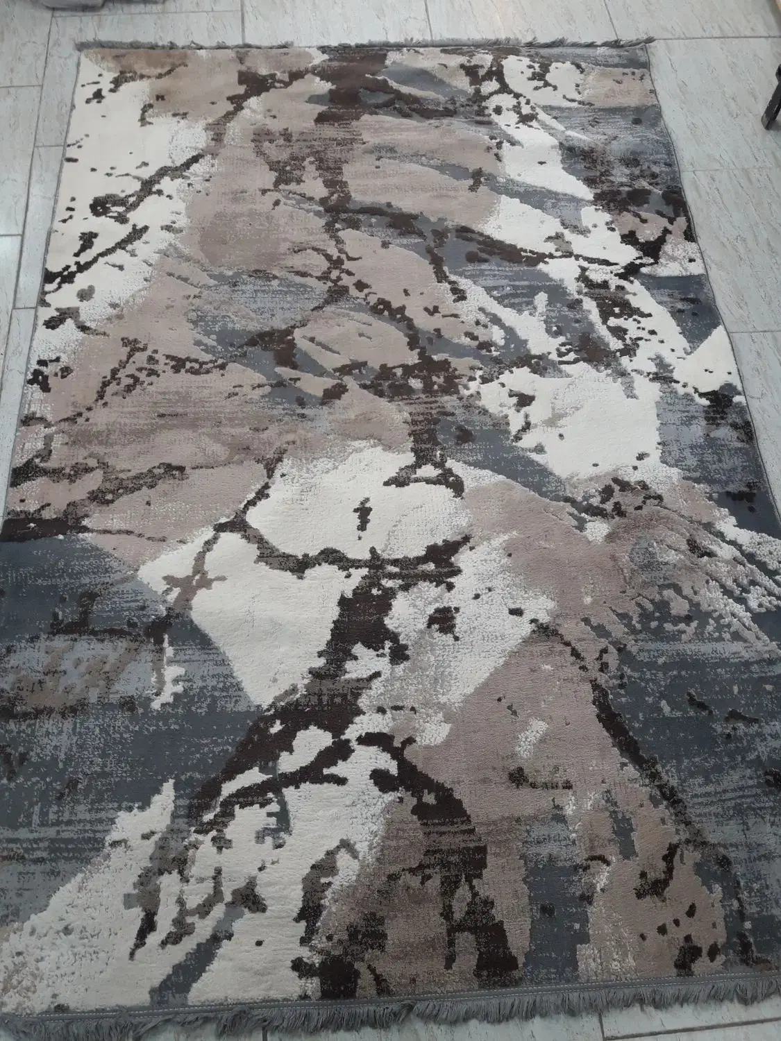 فرش ۴ متری. قیمت ۲۰۰۰۰۰۰ تومان|فرش|آستانه اشرفیه, |دیوار