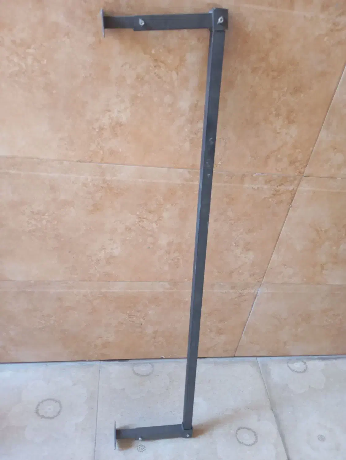 سه عددرگال لباسی دیواری|کتابخانه، شلف، قفسههای دیواری|بندر ماهشهر, |دیوار