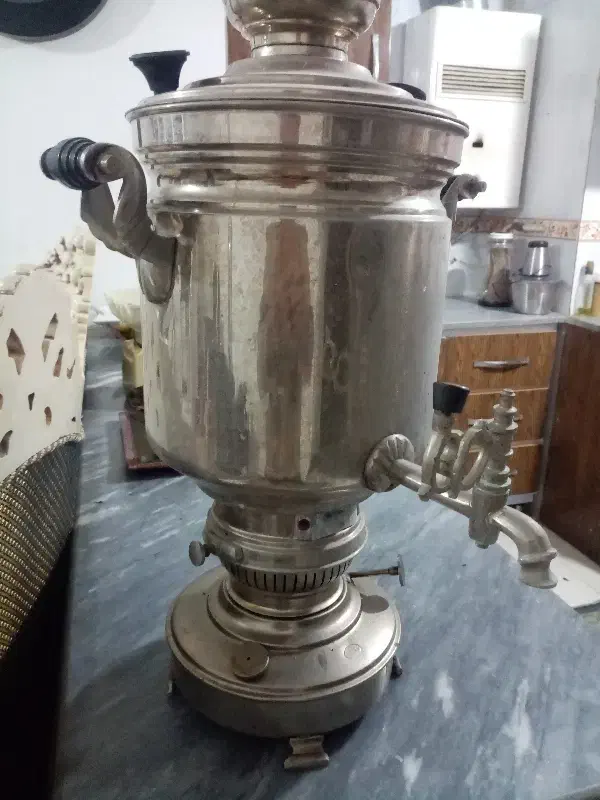 سماور بزرگ قدیمی نفتی|کلکسیون اشیاء عتیقه|سامان, |دیوار