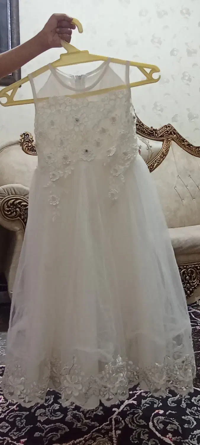 پیراهن مجلسی|لباس|گلبهار, شهر جدید گلبهار|دیوار