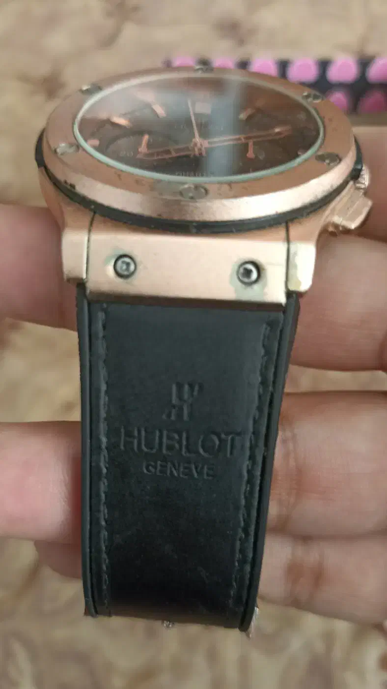 ساعت‌مچی|ساعت|مشهد, طبرسی شمالی|دیوار