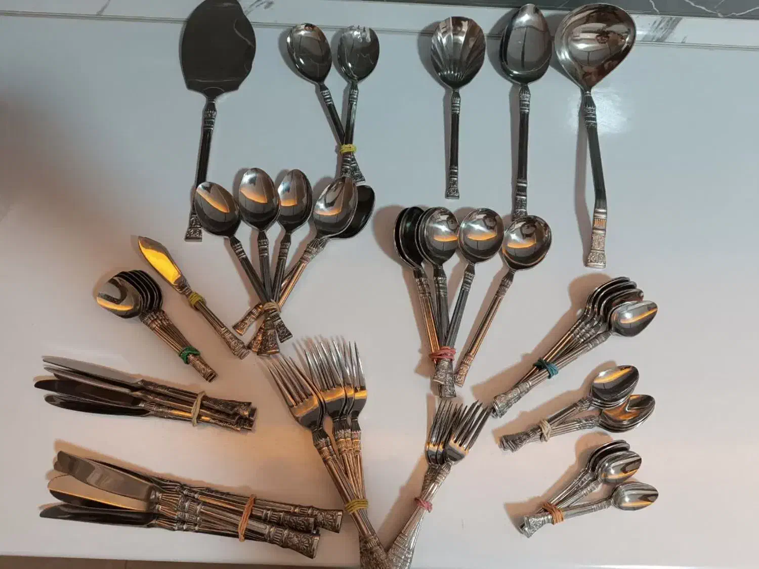 سرویس قاشق وچنگال قدیمی مدل دیپلمات|ظروف سرو و پذیرایی|بادرود, |دیوار