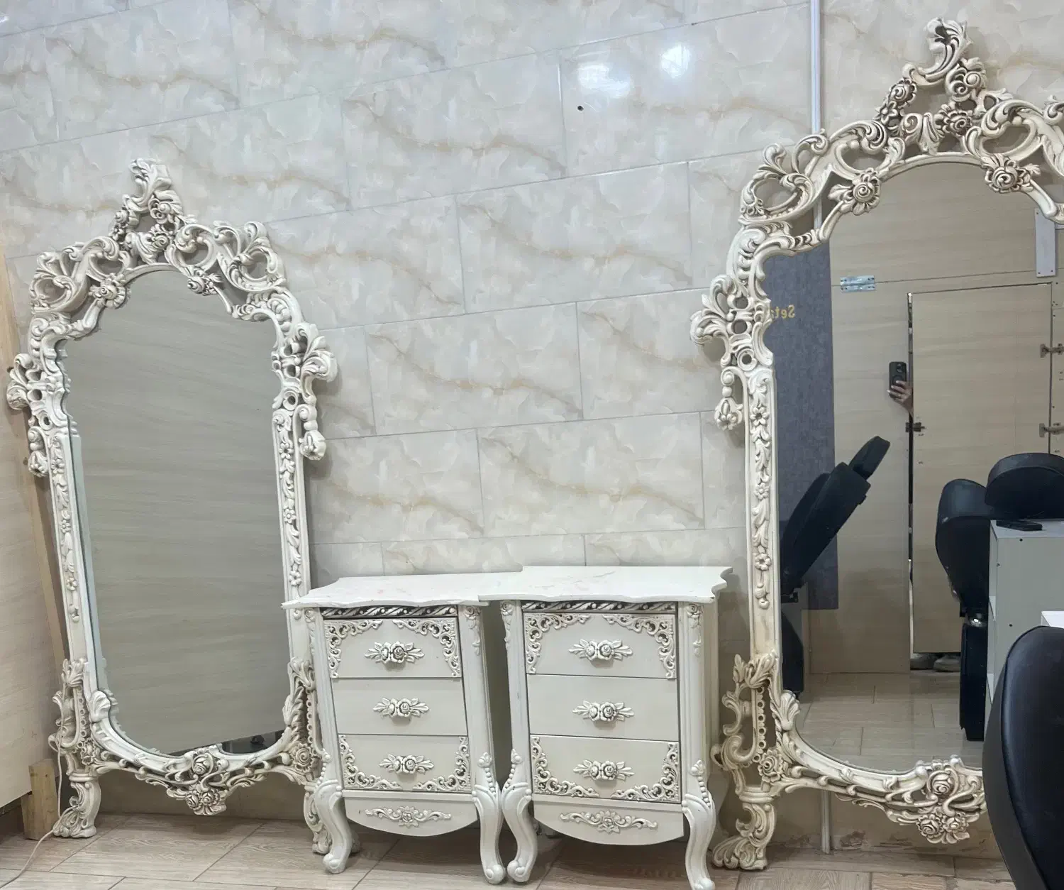 وسایل ارایشگاه|آرایشگاه و سالن‌های زیبایی|گلپایگان, |دیوار