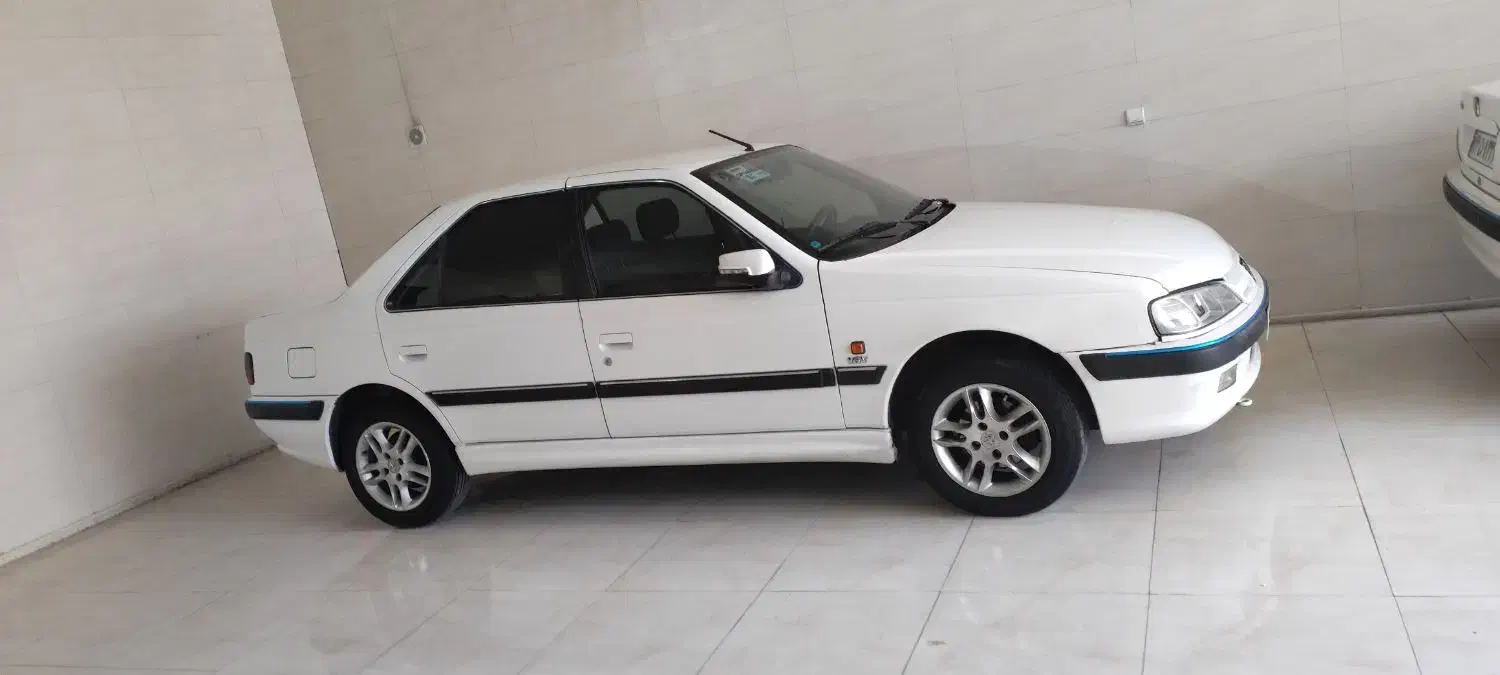 فروشی|خودرو سواری و وانت|بروجرد, |دیوار