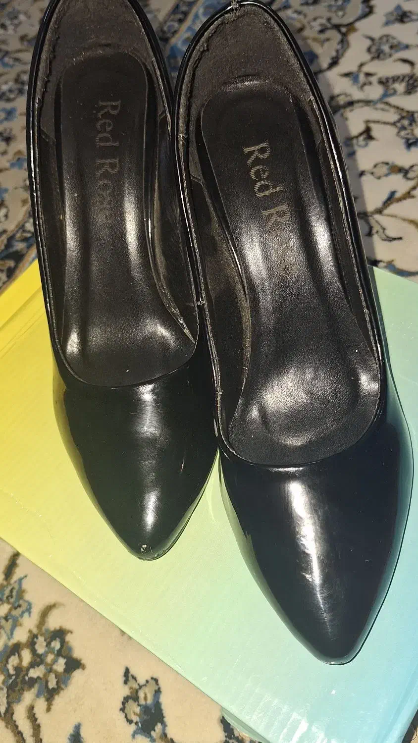 کفش و لباس|کیف، کفش، کمربند|کوهنانی, |دیوار