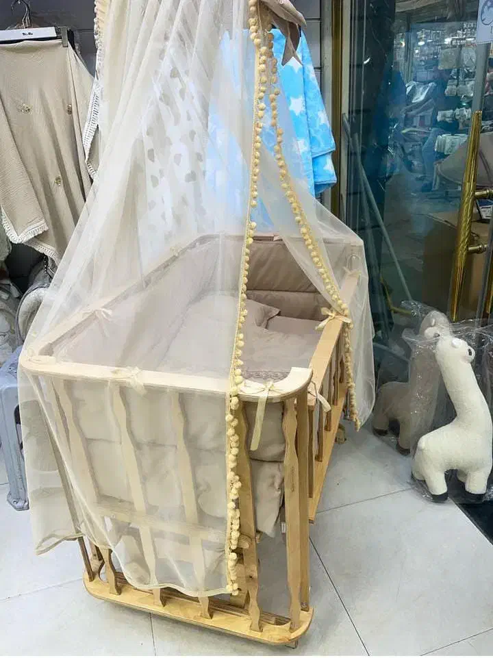 تخت و گهواره کنارمادر تا سه سال|تخت و صندلی بچه|تهران, عبدل‌آباد|دیوار