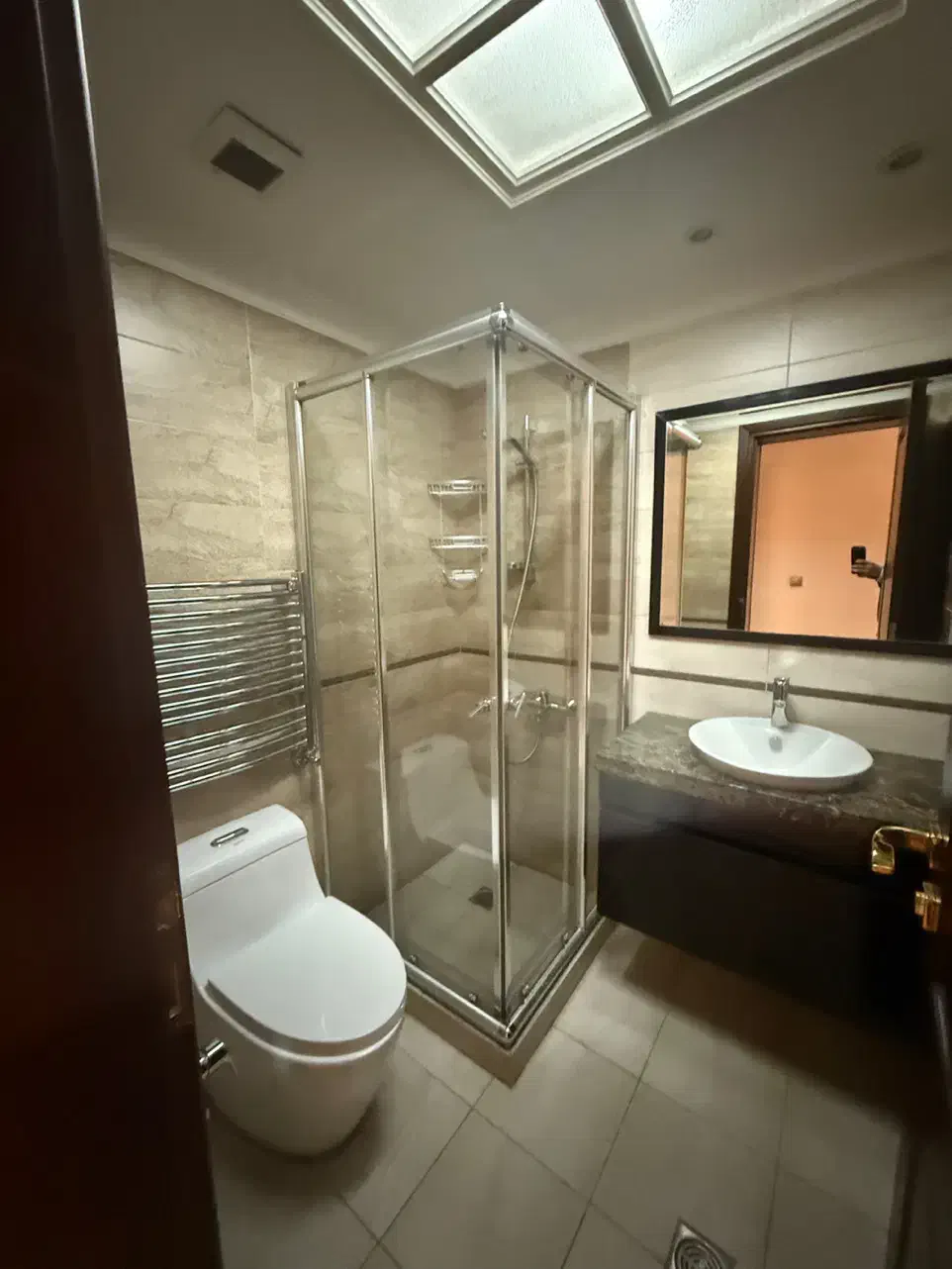 زعفرانیه ۲۳۰ متر آپارتمان لوکس