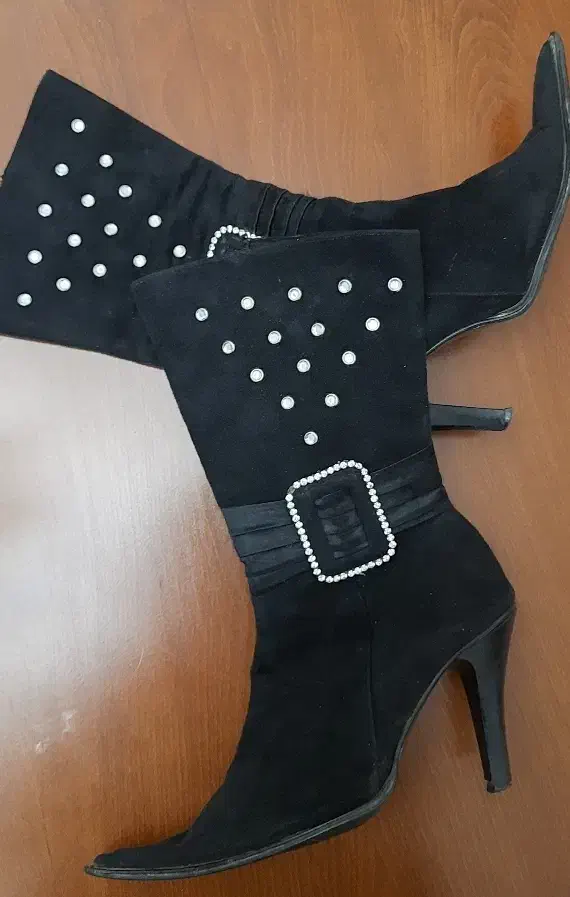 بوت زنانه ۳۸|کیف، کفش، کمربند|کاشان, شهرک خاتم الانبیا (مسکن ملی کاشان)|دیوار