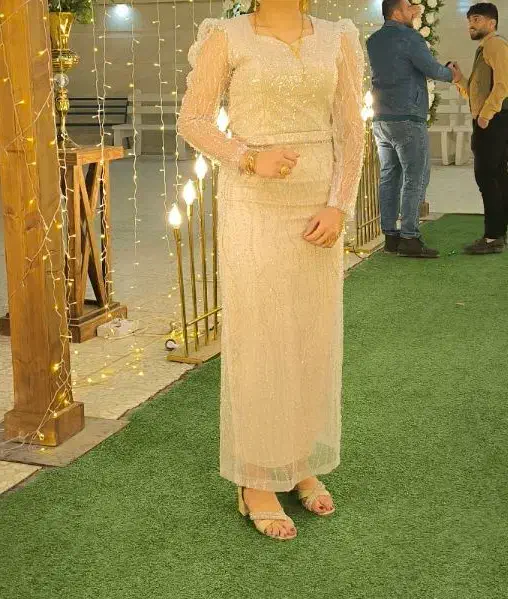 لباس مجلسی|لباس|آبپخش, |دیوار