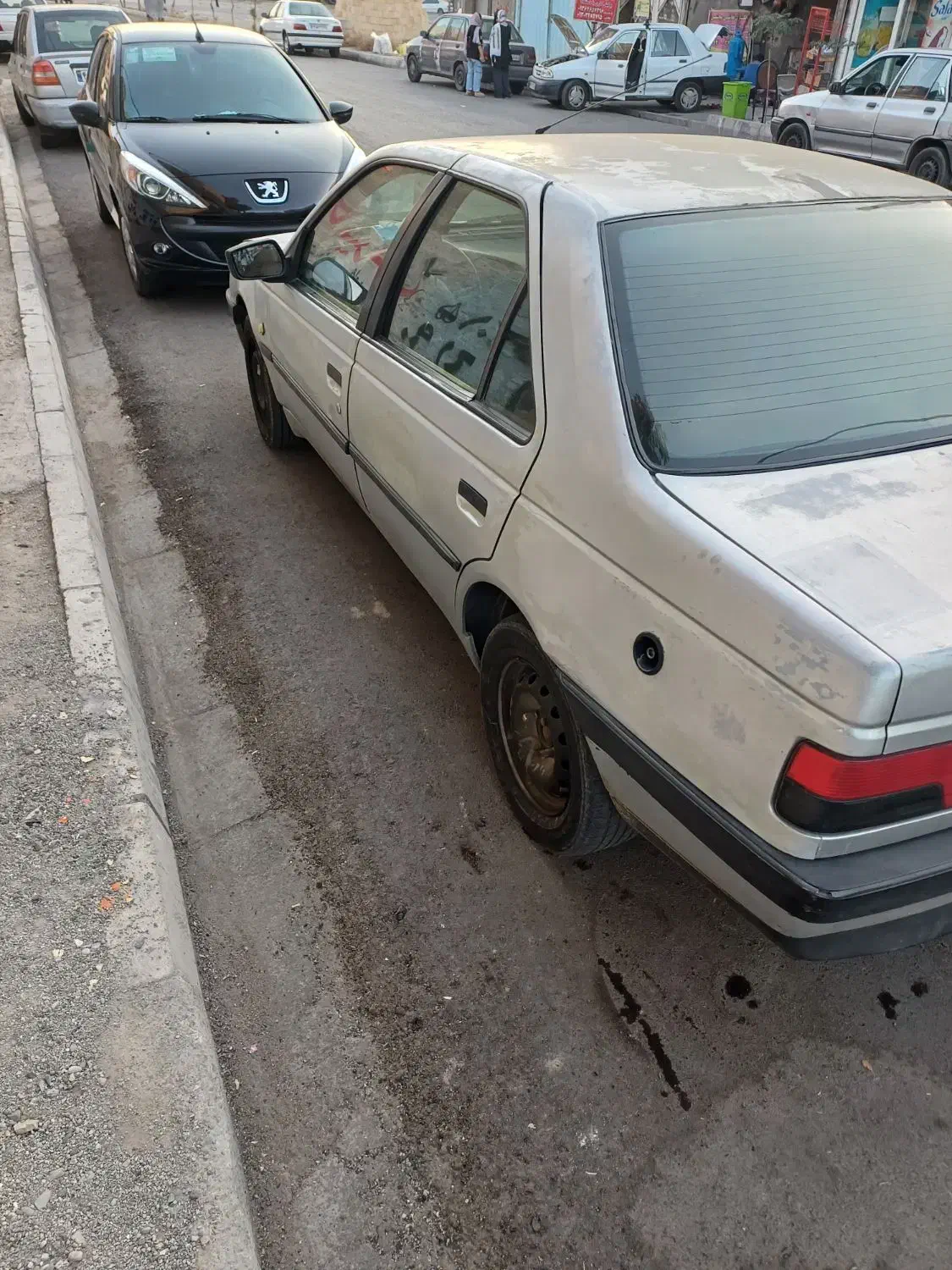 ماشین۴۰۵مدل۸۸ می باشد|خودرو سواری و وانت|محمدشهر, جعفرآباد|دیوار