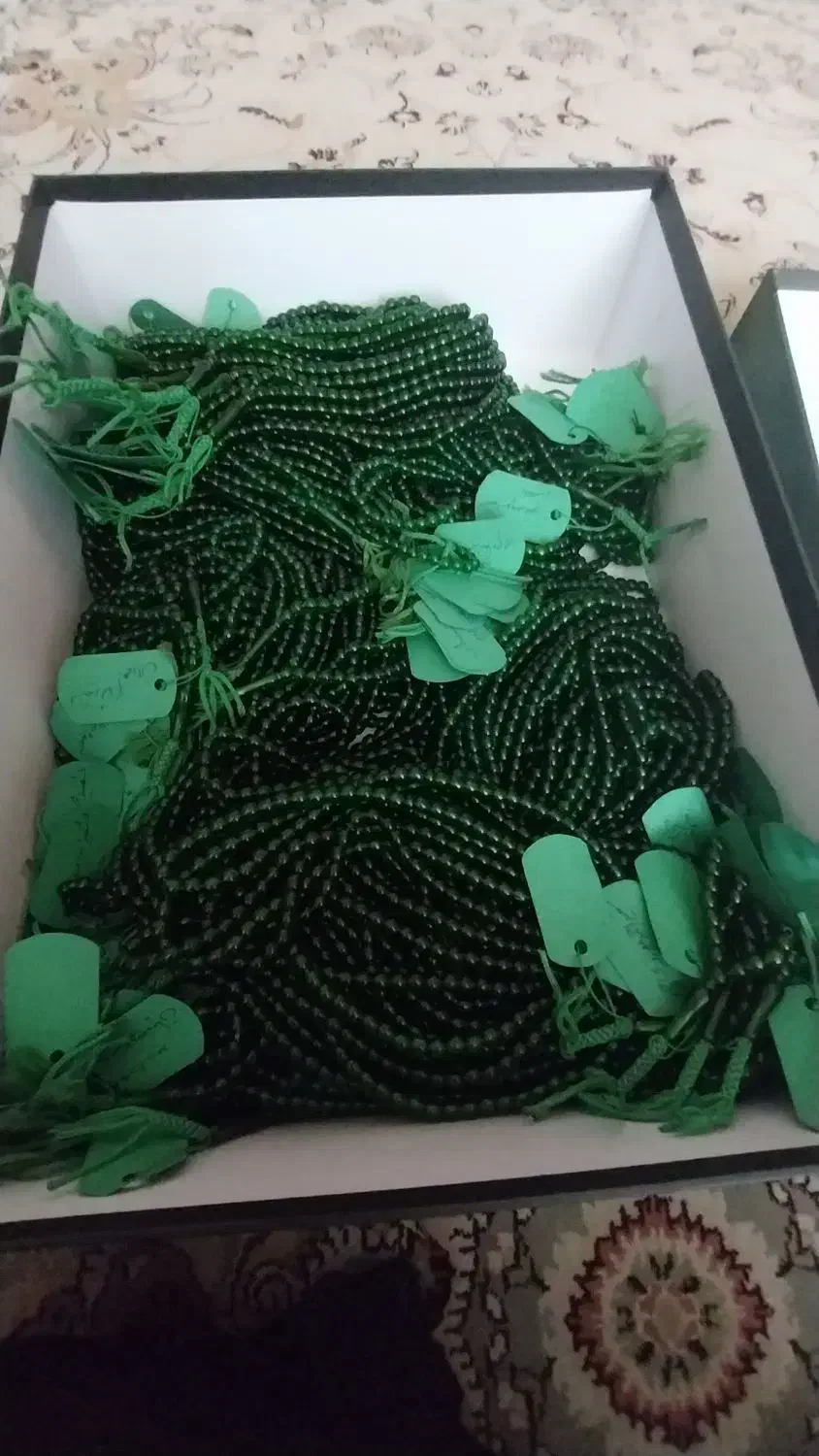 تسبیح و  سفره ی صلوات در حد نو با قیمت مناسب|بدلیجات|همدان, |دیوار