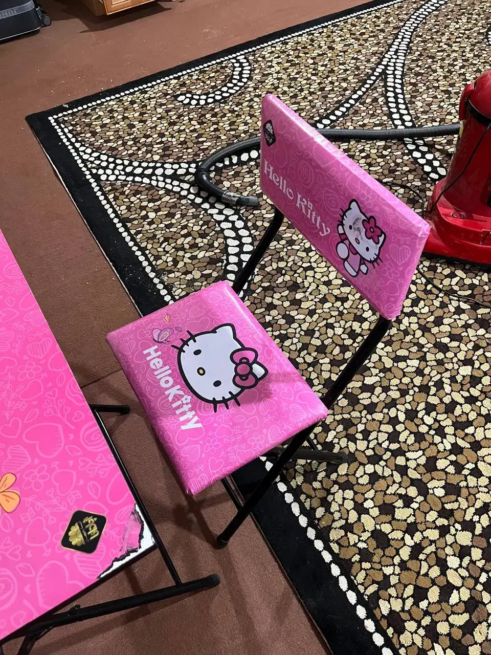 میزو صندلی کودک|تخت و صندلی بچه|بهبهان, |دیوار