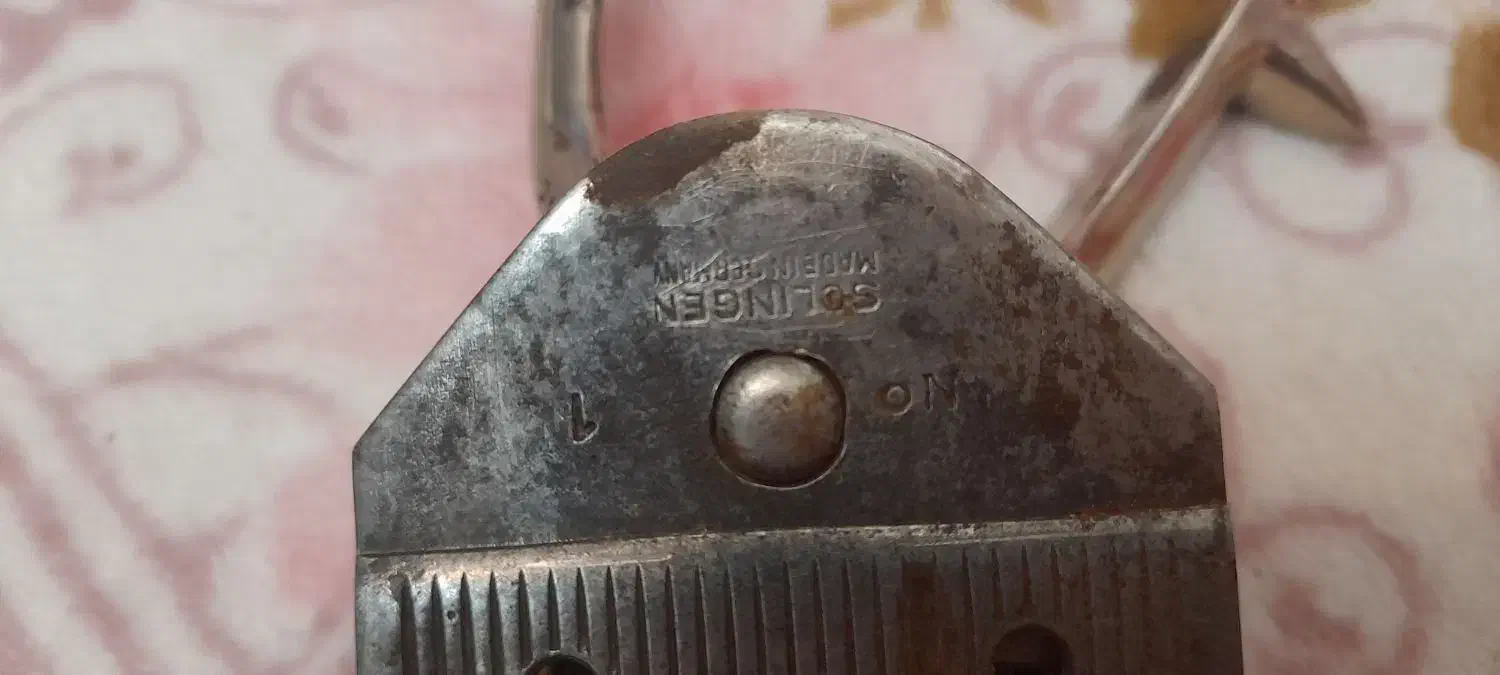 ریش تراش دستی قدیمی|کلکسیون اشیاء عتیقه|قم, باجک یک|دیوار