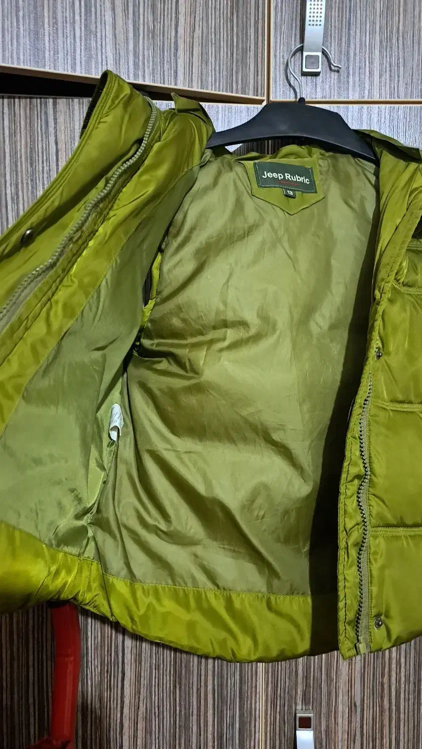 کاپشن و پافر|لباس|رشت, کوی عرفان|دیوار