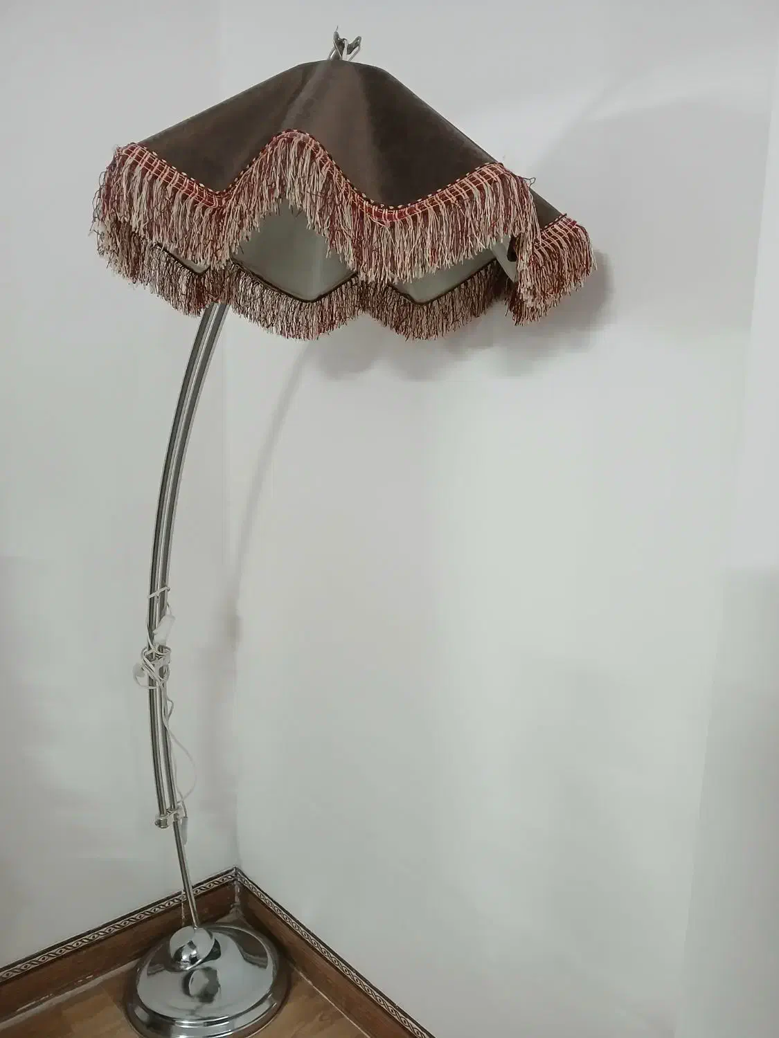 آباژور بزرگ ایستاده|چراغ خواب و آباژور|یزد, |دیوار