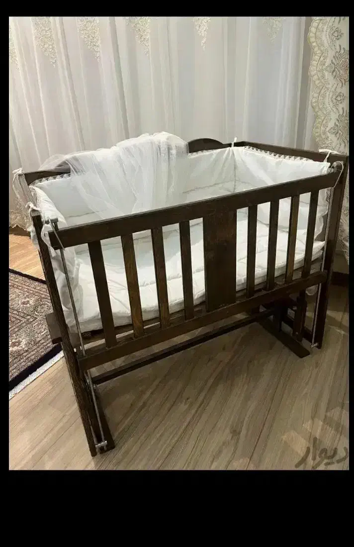 تخت کنار مادر گهواره ای|تخت و صندلی بچه|اردبیل, |دیوار