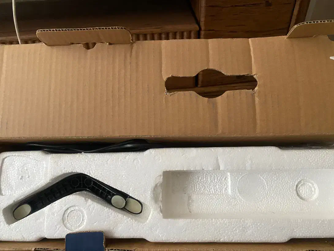 تلویزیون ۲۴ اینچ ایکس ویژن فوری دیجیتال سرخود|تلویزیون و پروژکتور|تربتحیدریه, باغ ملی|دیوار