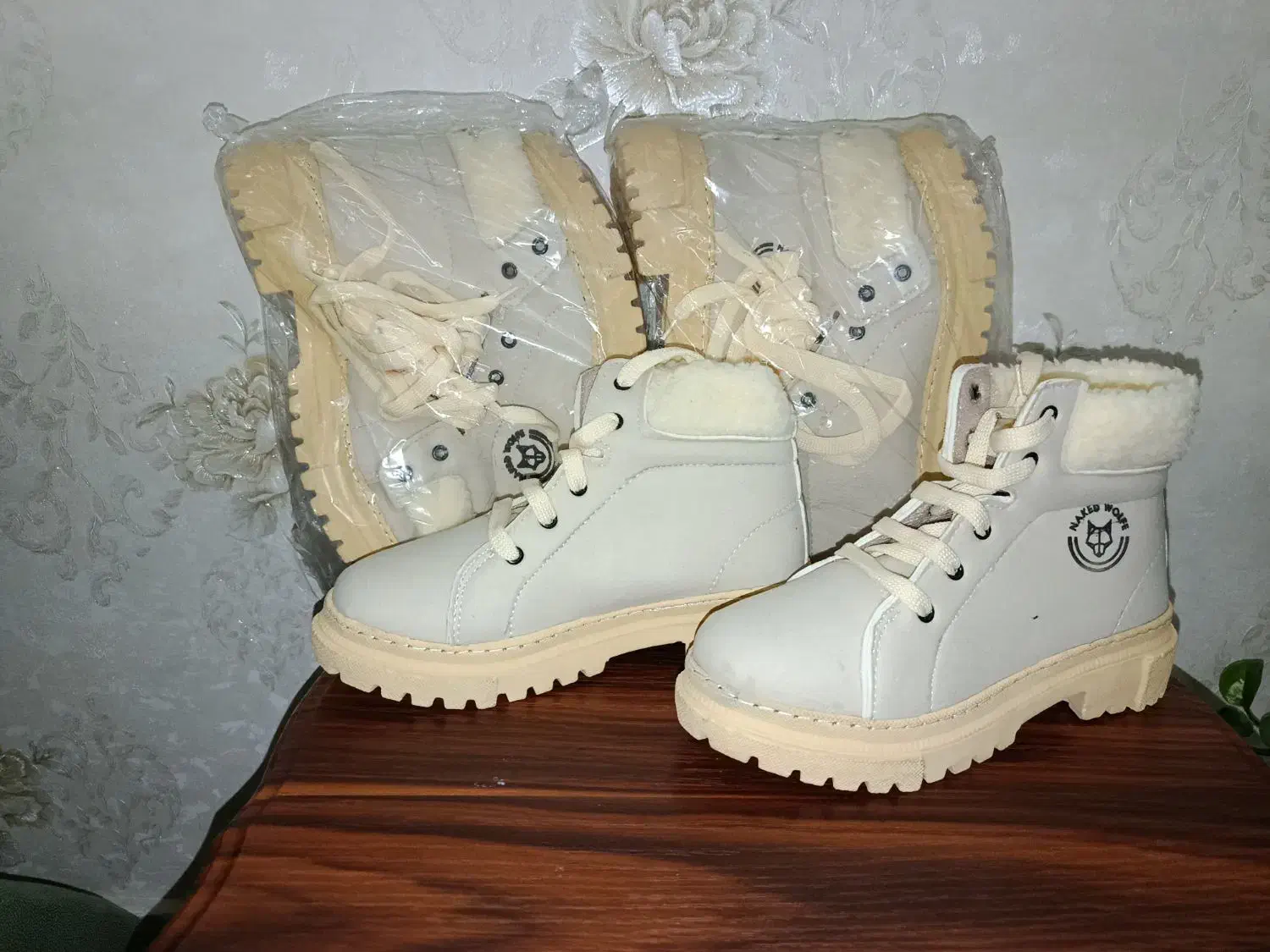 نیم بوت ولف|کیف، کفش، کمربند|زاهدان, |دیوار