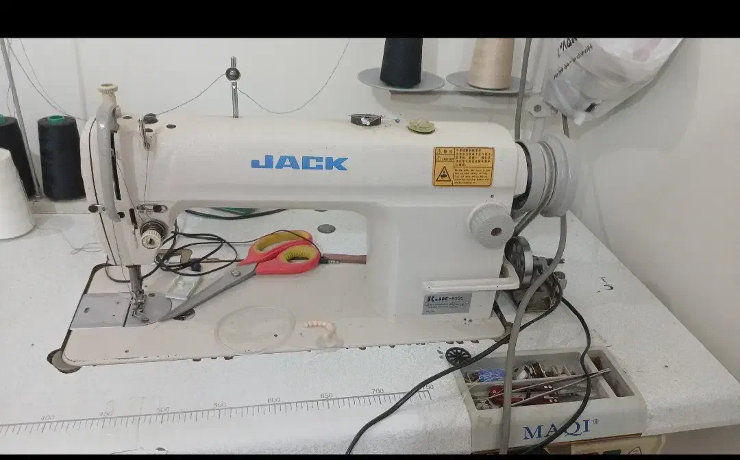 یک عدد چرخ خیاطی جک و یک پاکدوزی پروانه|چرخ خیاطی و ریسندگی|اهواز, کوی مندلی(سه راه خرمشهر)|دیوار