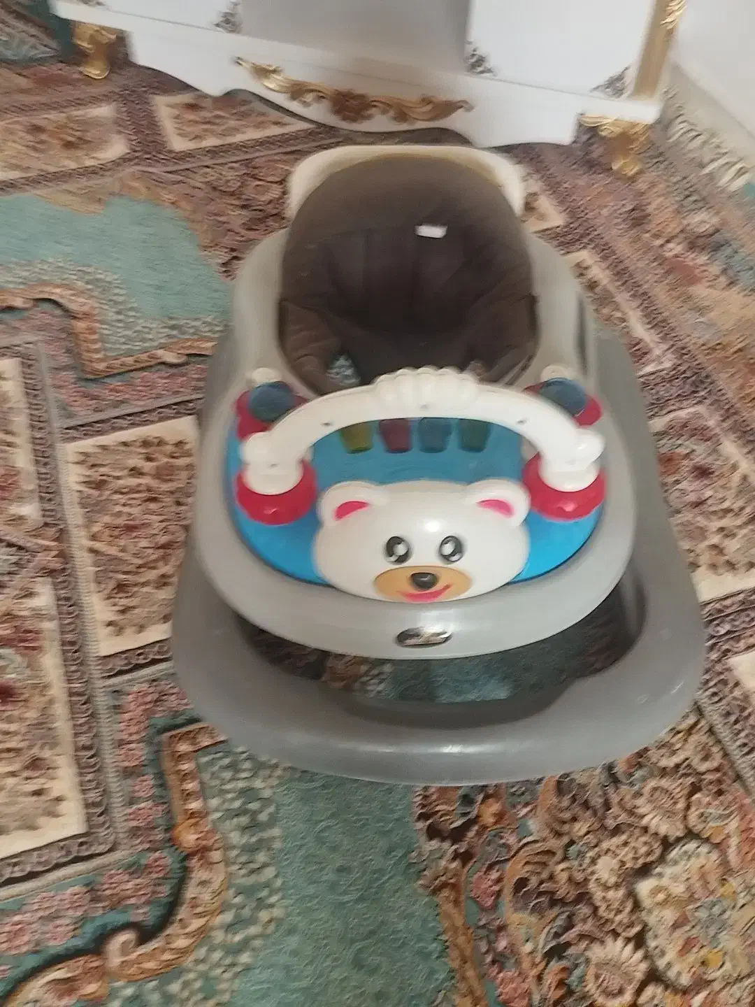 صندلی غذا خوری کودک|تخت و صندلی بچه|صدرا-فارس, فاز ۱|دیوار