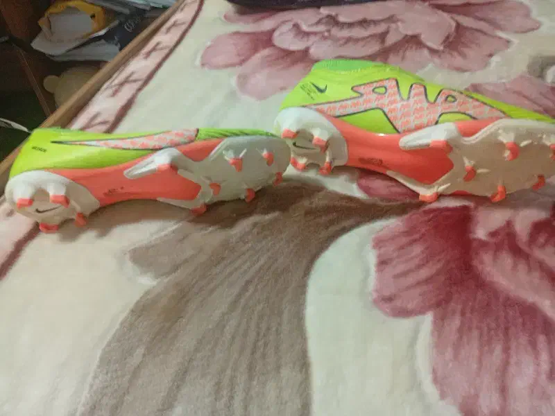 کفش چمن نایک تخفیف داده میشود|کیف، کفش، کمربند|تهران, شاهین|دیوار