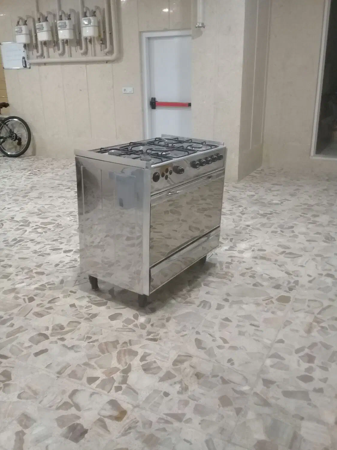 اجاق گاز پنچ شعله فردار|اجاق گاز و لوازم برقی پختوپز|رشت, معلم|دیوار