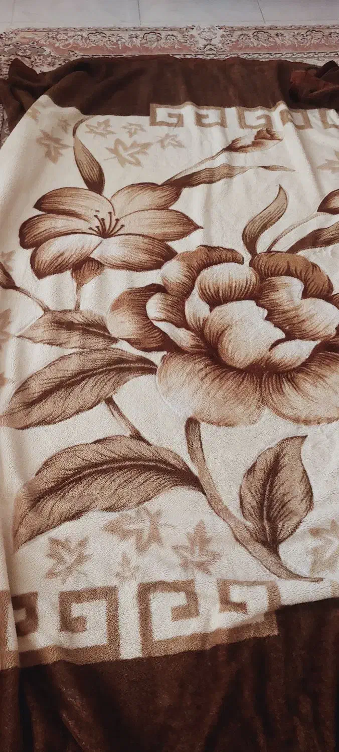 پتو گلبافت|رختخواب، بالش، پتو|بندر انزلی, عباس آباد|دیوار