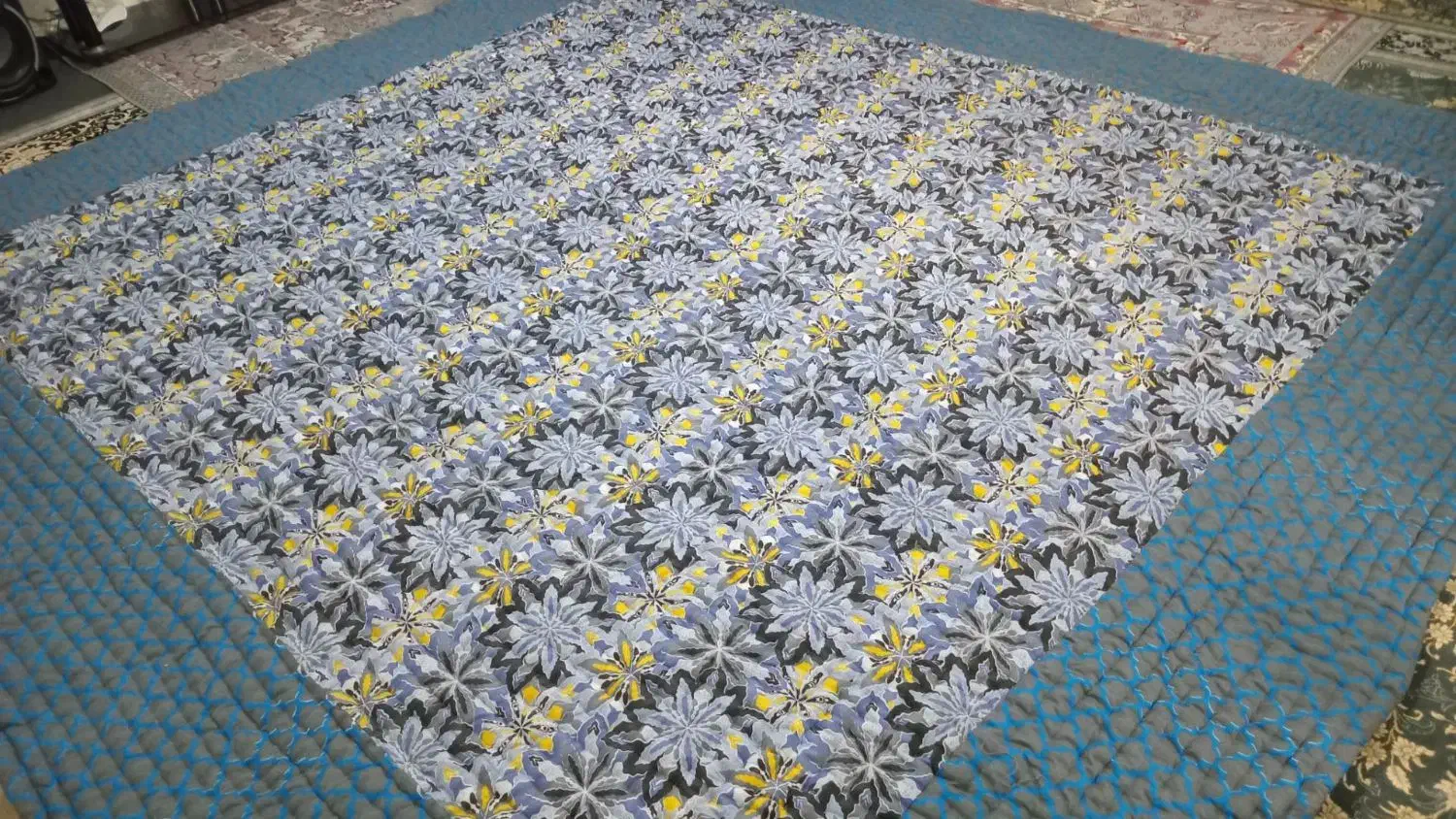 لحاف کرسی ۴در۴ دستدوز|رختخواب، بالش، پتو|اقبالیه, |دیوار