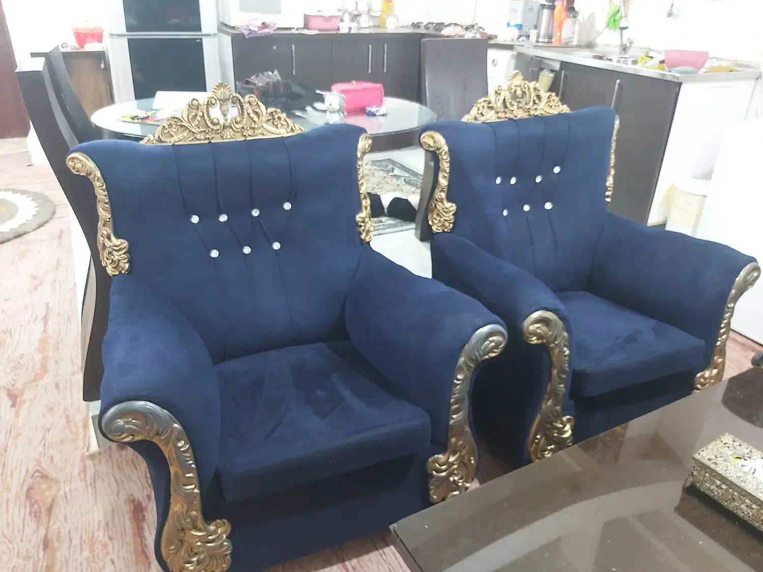مبل ۷نفره سلطنتی تمیز بدون کوچکترین فرو رفتگی|مبلمان خانگی و میز عسلی|مسجد سلیمان, |دیوار