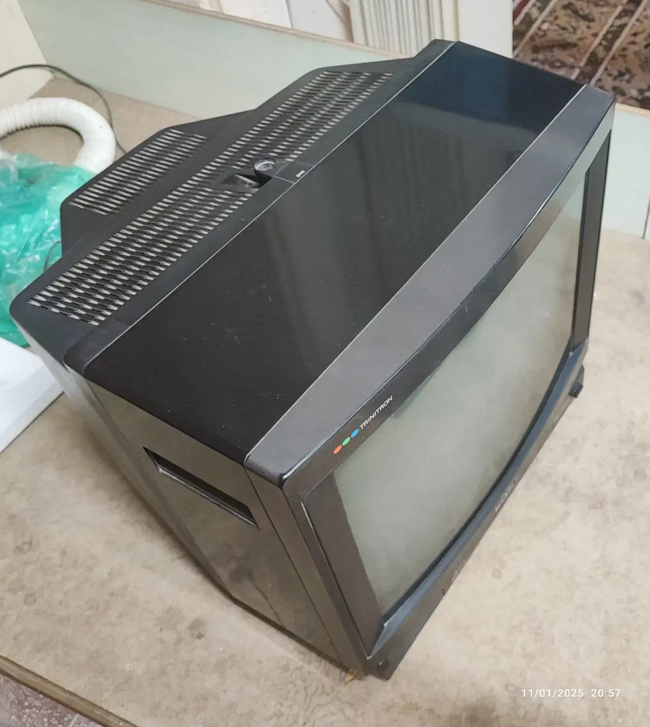 تلویزیون سونی ۱۹ اینچ|تلویزیون و پروژکتور|شیراز, لاله|دیوار