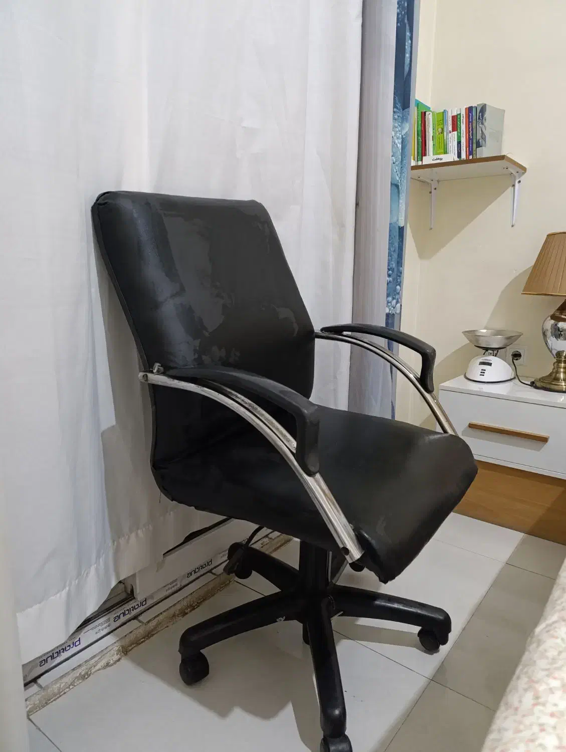 صندلی گردون|صندلی و نیمکت|مشهد, الهیه|دیوار